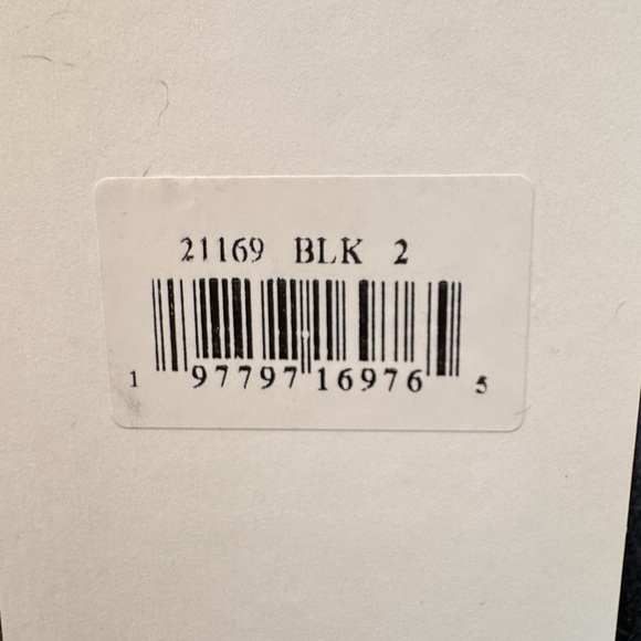 🦄 Mac Duggal Sz 2 Elegant Black Dress with Pearl Accents SAMPLE - Picture 11 of 12